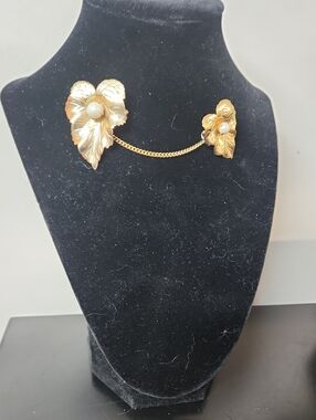 Vintage Sarah Coventry Collar Brooch With Original Chain
